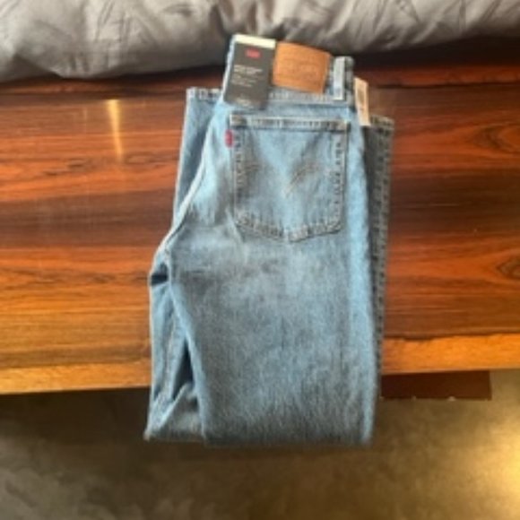 Levis Wedgie Straight Jeans - Picture 1 of 4